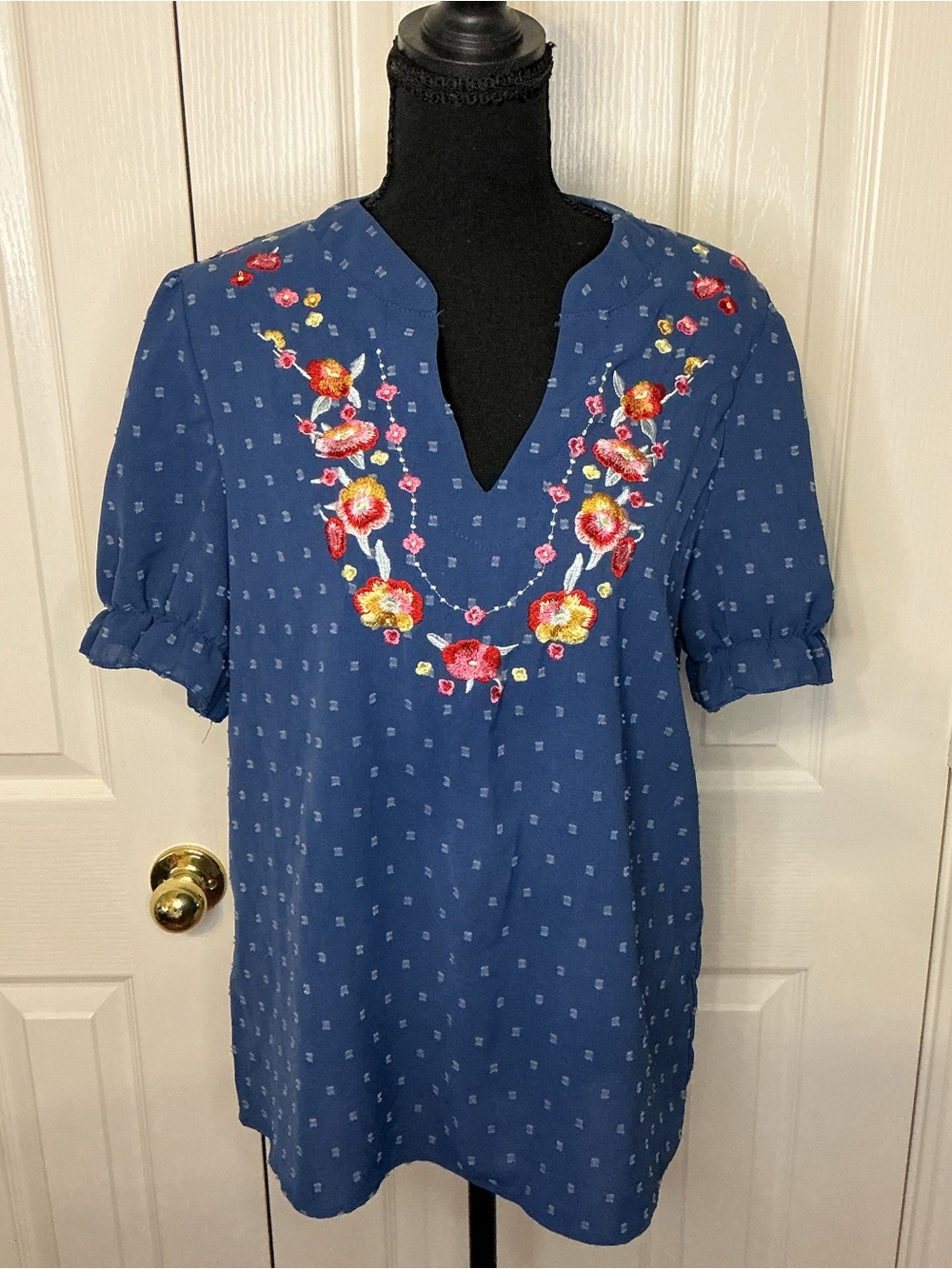 Blue Embroidered Floral V-Neck Women's Top Sz M